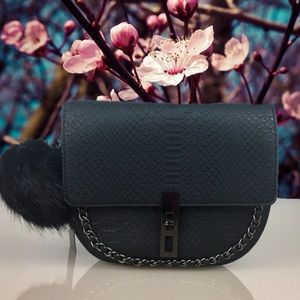 5🌟Rated BCBG Broken Arrow Last One Cross Body